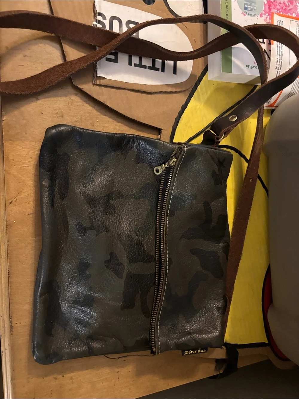 Men's Camouflage Leather Messenger Bag - Black/Gray